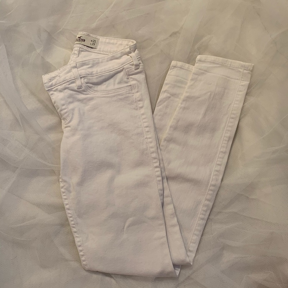 NWOT White Hollister skinny jeans, size 1R